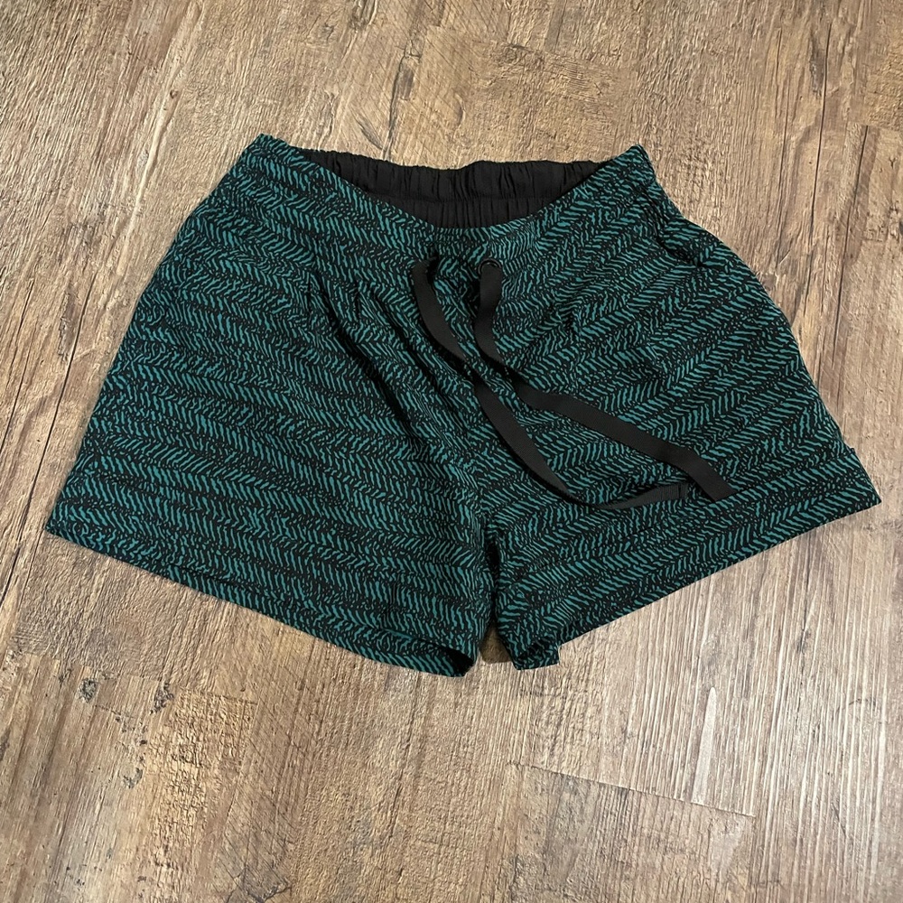 Lululemon Spring Break Away Short II Wmn 4